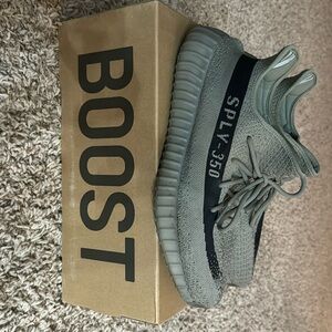 Yeezy 350 Granite. size 13
